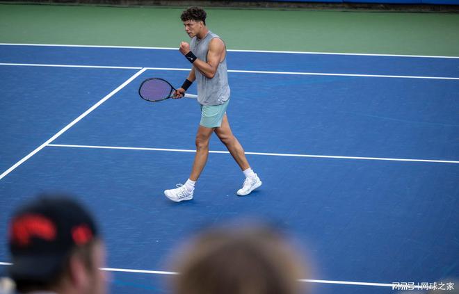 上的分歧越 上的分歧越